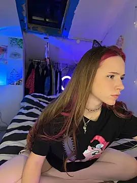 Ameliamoooon online show from 04/18/26, 07:07