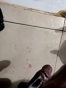 ishan Singh1 online show from 04/08/26, 07:03