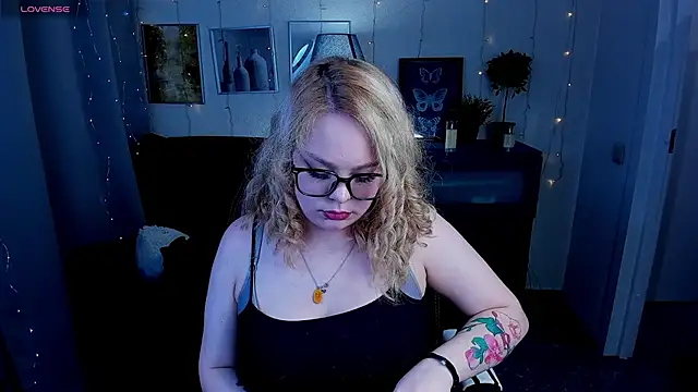 AmeliaMerris online show from 04/21/26, 08:55