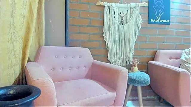 Badwolf818  online show from 04/06/26, 08:48