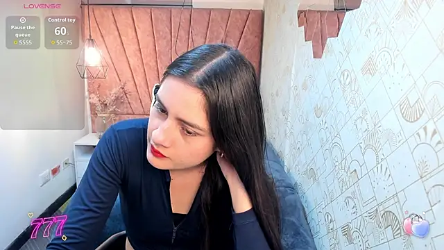 Zoe  Taylor   online show from 03/25/26, 12:00