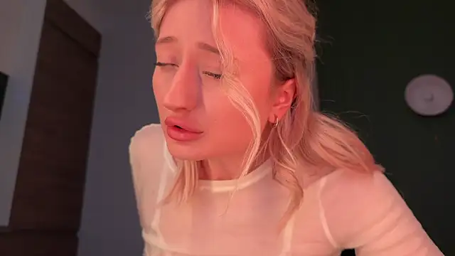 Wendy Amberr online show from 03/22/26, 06:11