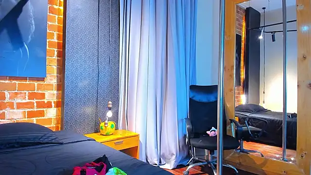 Sienna Dark online show from 03/12/26, 11:27