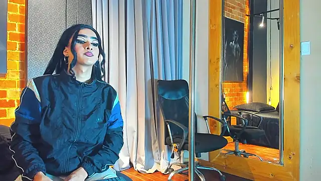 Sienna Dark online show from 03/14/26, 11:15