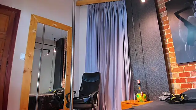 Sienna Dark online show from 04/04/26, 11:29