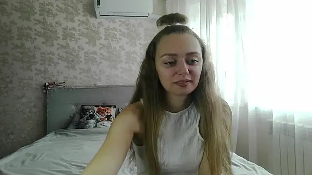 Snapshot of MysticGlimmer chatting on 04/20/26, 11:24 MysticGlimmer online show from 04/20/26, 11:24