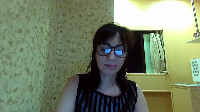 Snapshot of Barbie_Rococo chatting on 08/04/26, 06:54 Barbie Rococo online show from 08/04/26, 06:54