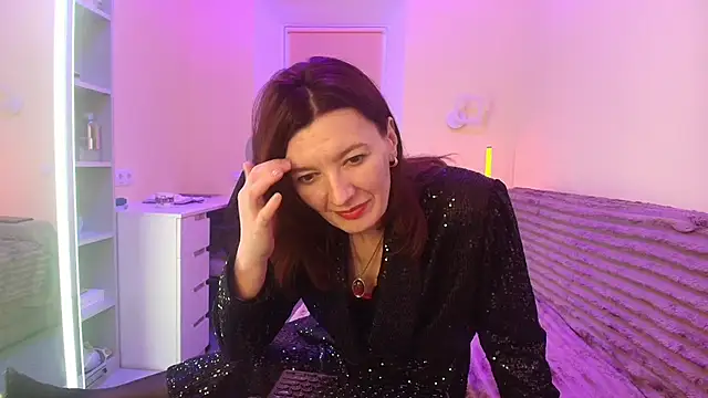Bonnie Naughtyy online show from 05/18/26, 04:24