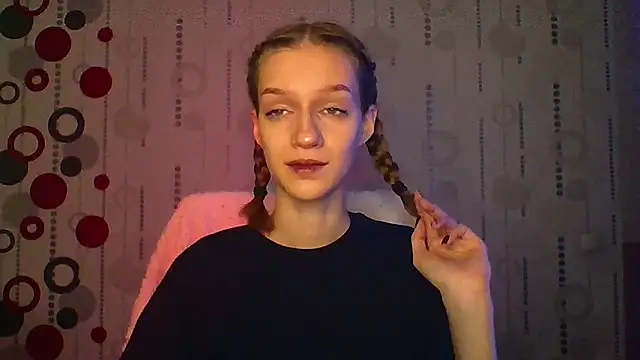 Chrissy Joyful online show from 05/18/26, 04:07