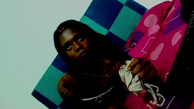 laaura dolll online show from 04/05/26, 03:42