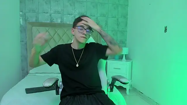 TylerCross  online show from 03/13/26, 08:59