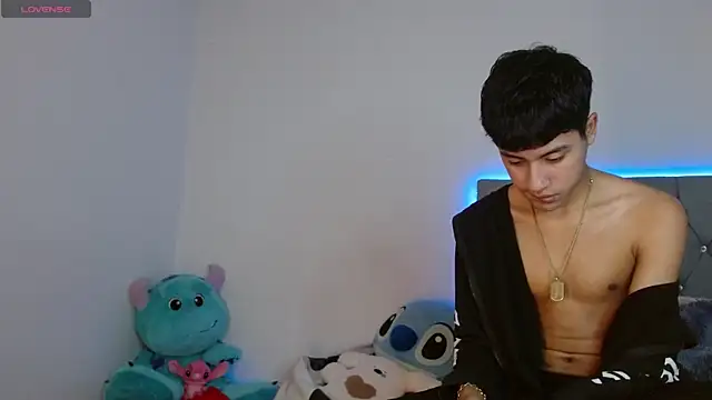 Snapshot of Sebas_fire4 chatting on 04/28/26, 11:43 Sebas fire4 online show from 04/28/26, 11:43