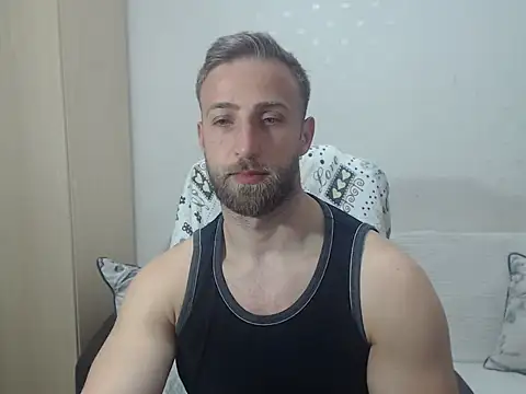 BlondEagleMuscle online show from 04/21/26, 08:34
