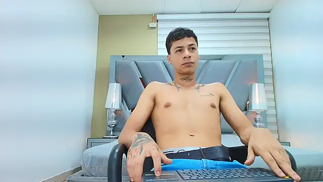 HENRY GREEN2 online show from 04/10/26, 07:29