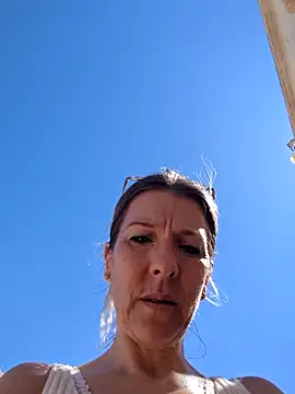 ManuelaX online show from 04/19/26, 10:03