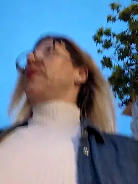 ManuelaX online show from 04/24/26, 07:05