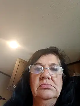 DearestOregano9999 online show from 04/05/26, 07:55