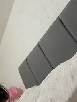 CoralsnakeX online show from 04/18/26, 08:42