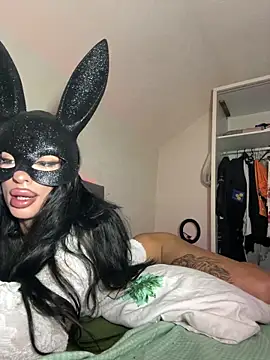 CoralsnakeX online show from 04/21/26, 03:57