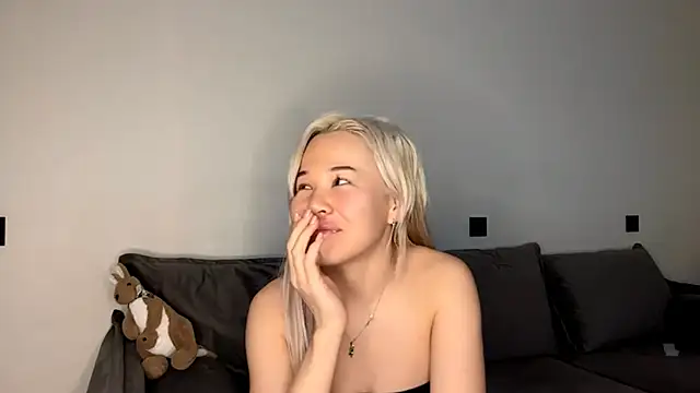 kira jade online show from 03/09/26, 12:53