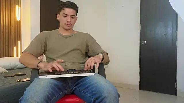 MrAdonis  online show from 03/11/26, 07:31