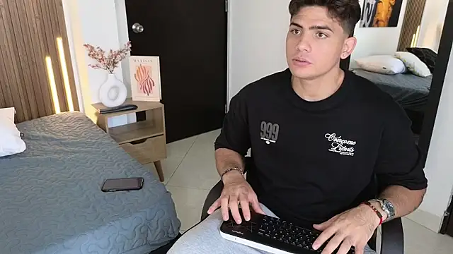 MrAdonis  online show from 03/25/26, 07:31