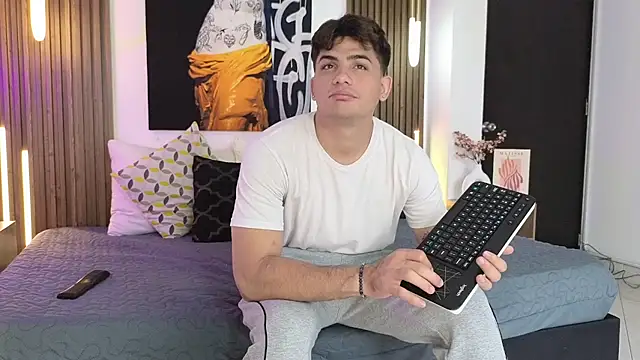 MrAdonis  online show from 03/27/26, 06:51