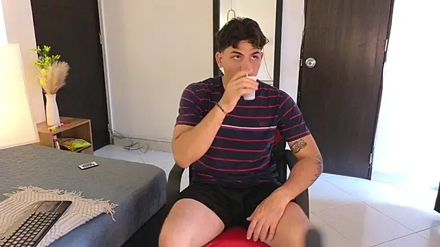 MrAdonis  online show from 04/07/26, 07:14