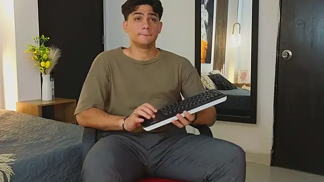 MrAdonis  online show from 04/16/26, 07:47