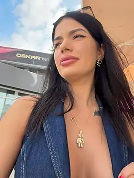 Snapshot of RaniaSnow chatting on 06/21/26, 03:53 RaniaSnow online show from 06/21/26, 03:53