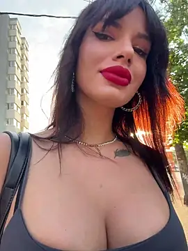 Snapshot of RaniaSnow chatting on 07/16/26, 03:56 RaniaSnow online show from 07/16/26, 03:56
