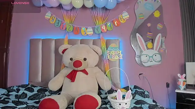 nikkita dragon  online show from 04/04/26, 08:17