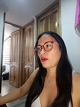 Erin oficial online show from 03/26/26, 02:44