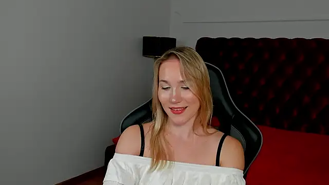 Snapshot of ElaraVoltage chatting on 07/28/26, 12:48 ElaraVoltage online show from 07/28/26, 12:48