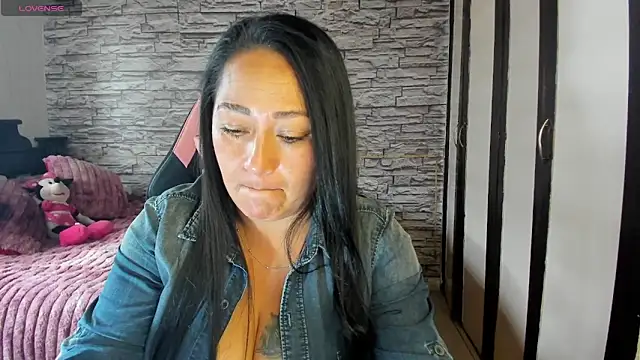 Snapshot of Milf_Julianna chatting on 05/11/26, 09:12 Milf Julianna online show from 05/11/26, 09:12