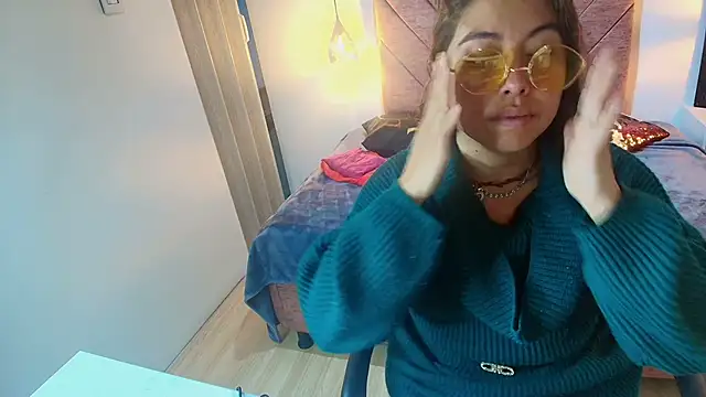 Amanda Fox   online show from 04/12/26, 12:54