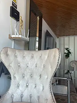 Cloe pink1 online show from 04/04/26, 01:30