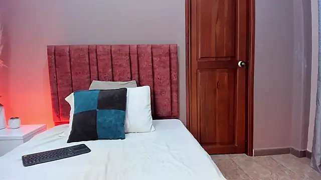 FreyaCameron online show from 04/27/26, 12:58