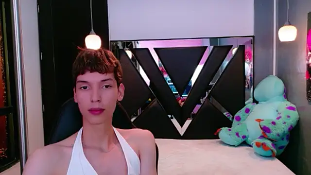 Stefany PiInk online show from 04/22/26, 08:32