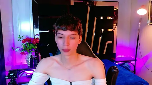 Stefany PiInk online show from 05/06/26, 12:43