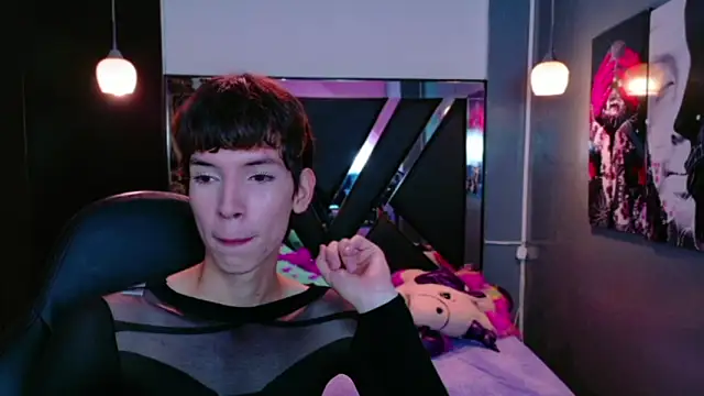 Stefany PiInk online show from 06/05/26, 12:44