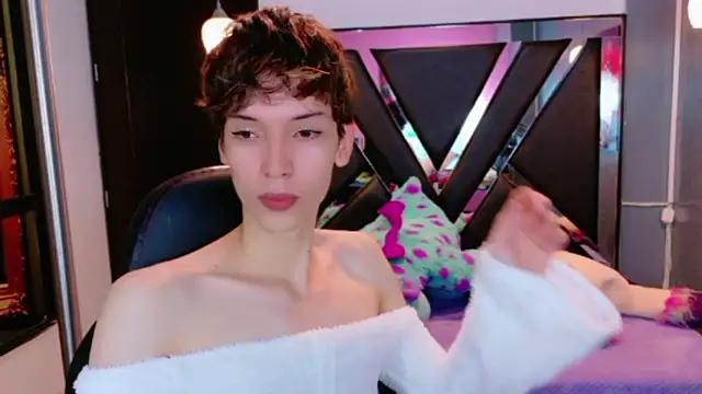 Stefany PiInk online show from 06/10/26, 12:15