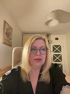 JanieLight53 online show from 05/01/26, 06:23
