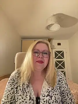 JanieLight53 online show from 06/06/26, 08:13
