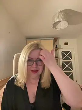 JanieLight53 online show from 06/11/26, 08:51
