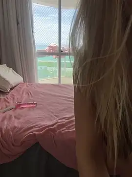 loirahot  online show from 03/10/26, 01:38