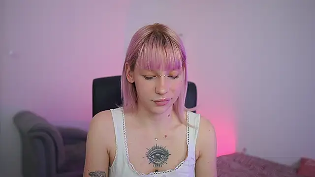 NadiaTiger18 online show from 03/19/26, 07:18