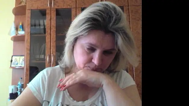 Snapshot of KaterinaVoroncova chatting on 03/12/26, 10:43 KaterinaVoroncova online show from 03/12/26, 10:43