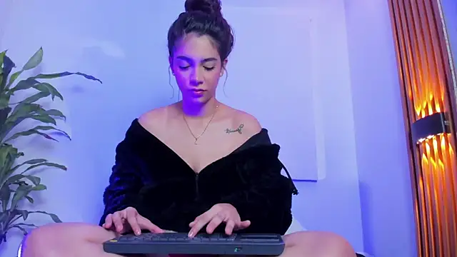 BellaRomano online show from 04/01/26, 11:11