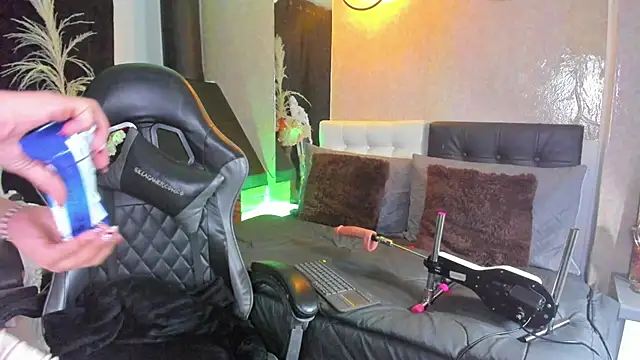 Vicky Angeel online show from 04/15/26, 03:19